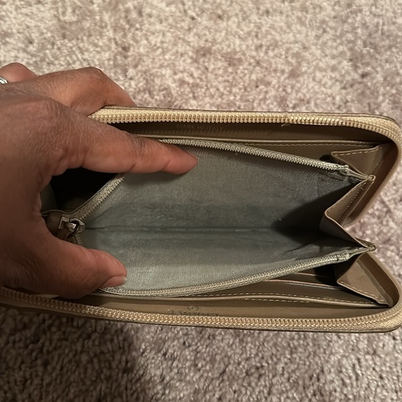 Chanel Zippy - Picture 6 of 17